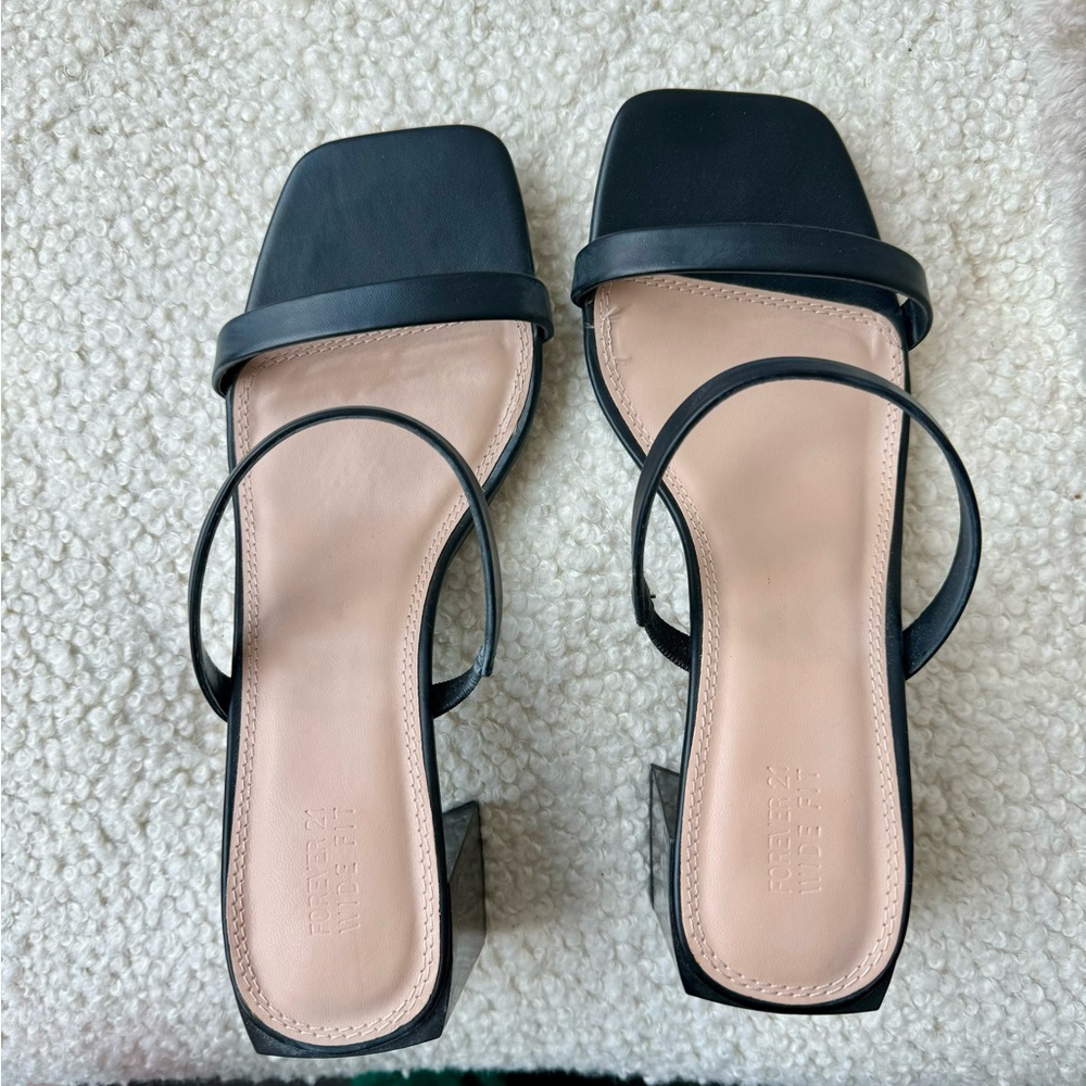 Forever 21 Black Square Toe Strappy Block Heel Sandal Size 8 NEW!